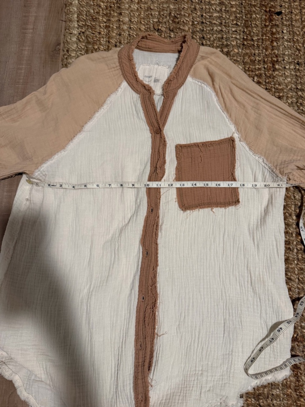 Aerie Lightweight Two-Tone Gauze Button-Up Oversized Shirt - Cream & Dusty Rose - Picture 4 of 5